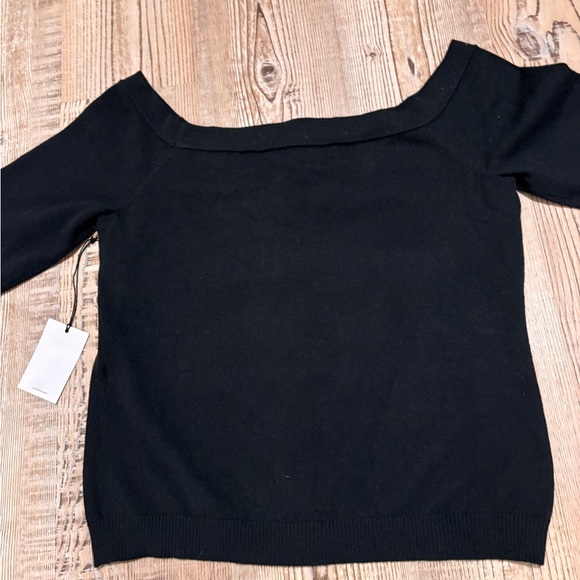 NWT LPA PEONY Off the Shoulder Sweater
Black XL - Picture 4 of 7